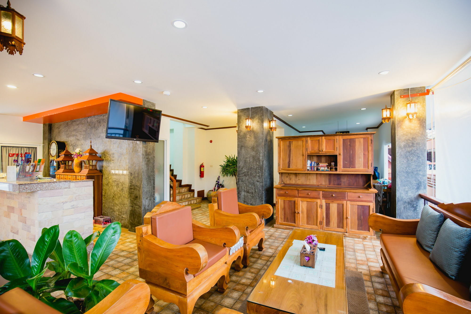 Aparthotel Chusri Patong